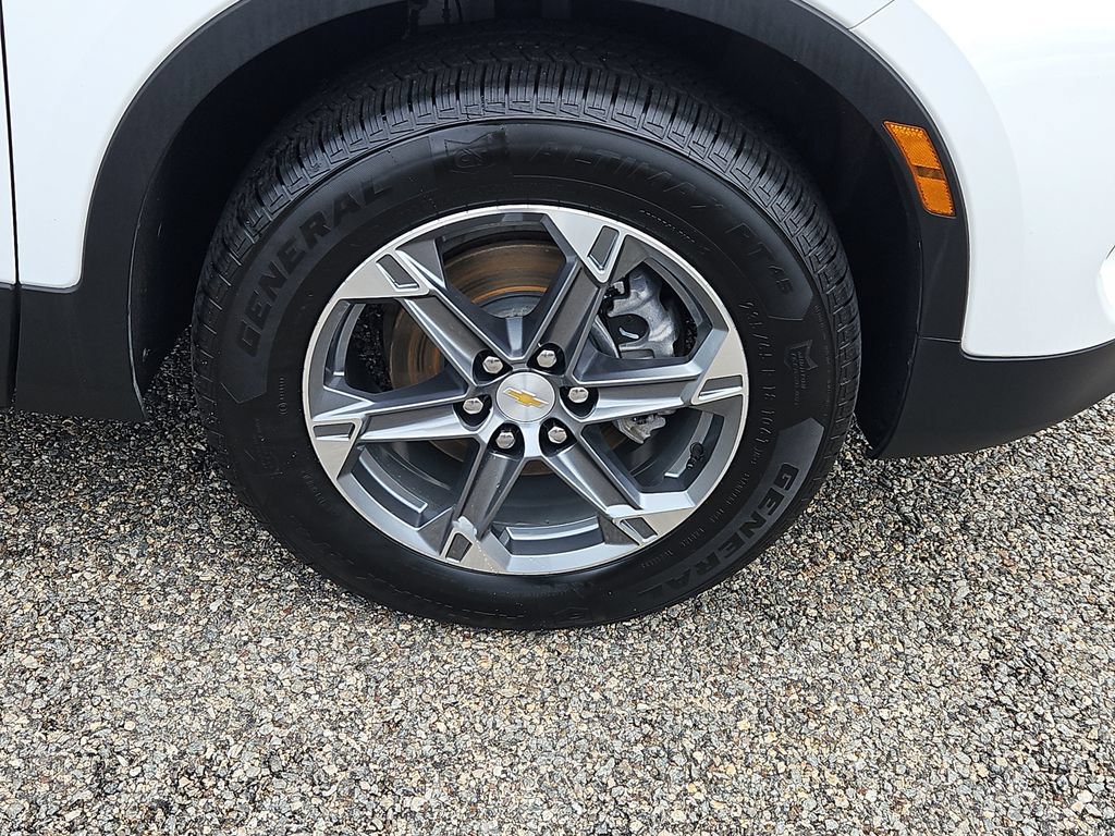 Certified 2025 Chevrolet Blazer LT AWD/4WD image 10
