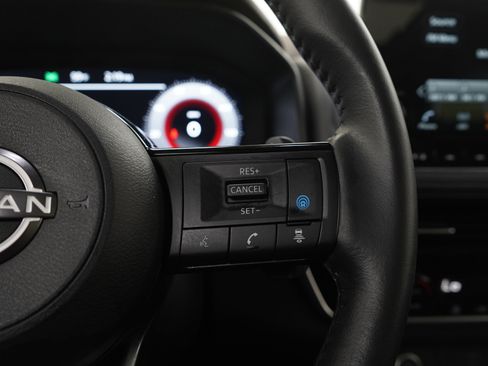 Used 2023 Nissan Rogue Platinum AWD/4WD image 27