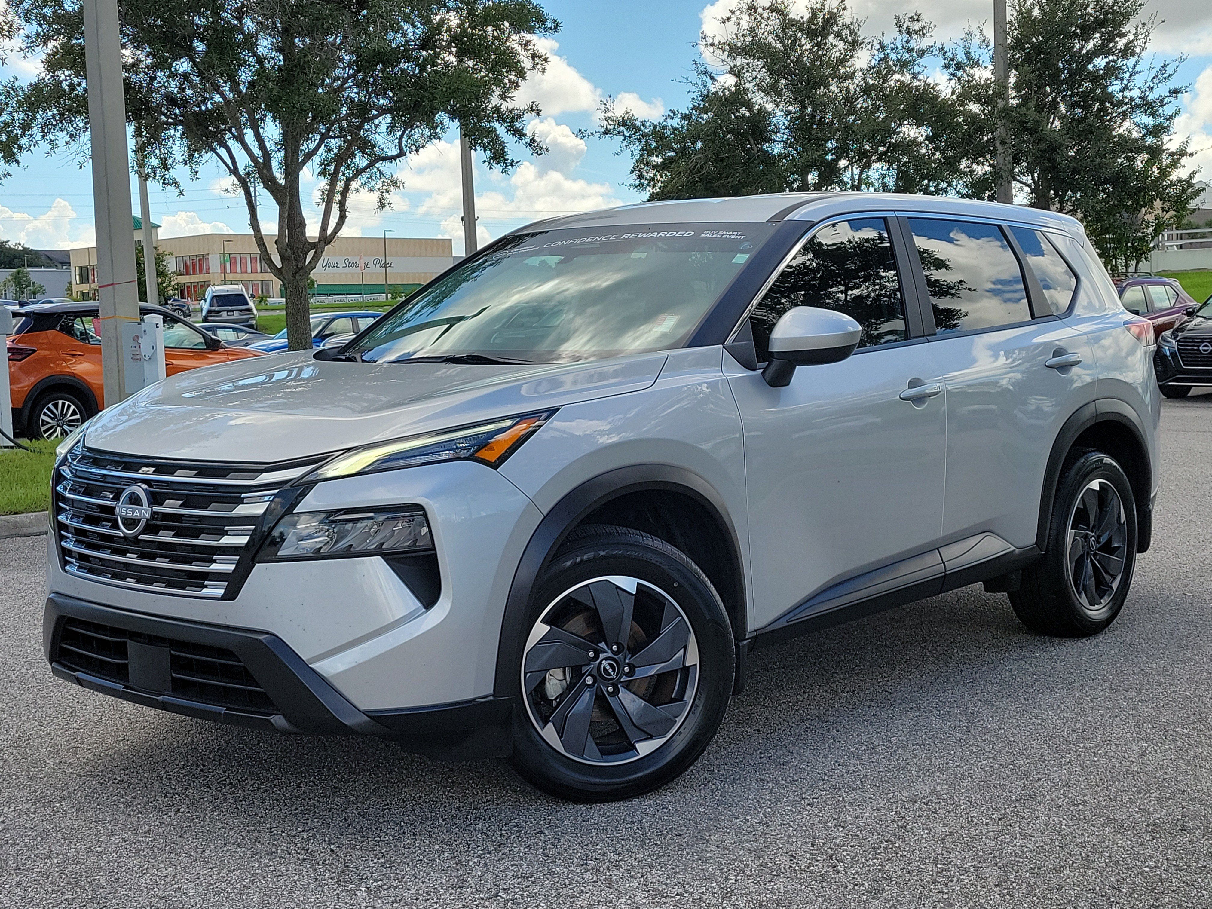 Certified 2024 Nissan Rogue SV FWD image 35
