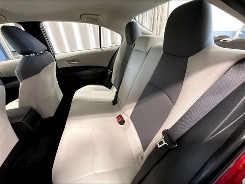 Used 2020 Toyota Corolla LE FWD image 15