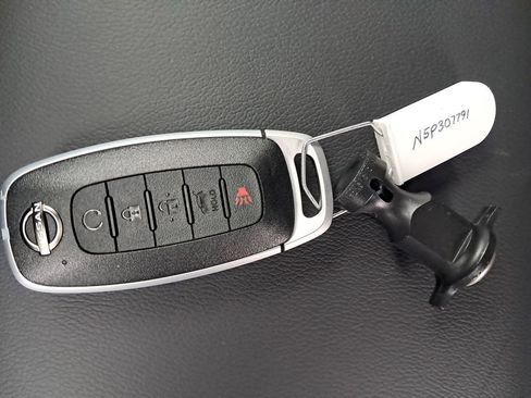 New 2025 Nissan Pathfinder SL w/ SL Premium Package image 30