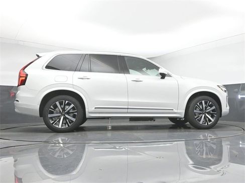 New 2026 Volvo XC90 B6 Core image 43