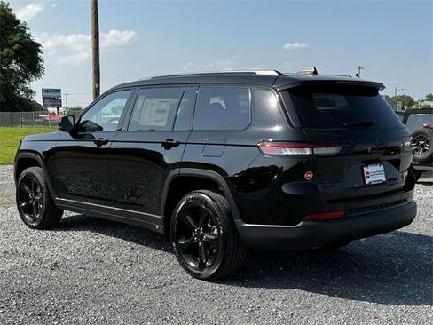 New 2025 Jeep Grand Cherokee L Altitude image 23