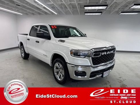 Used 2025 RAM 1500 Big Horn AWD/4WD image 1