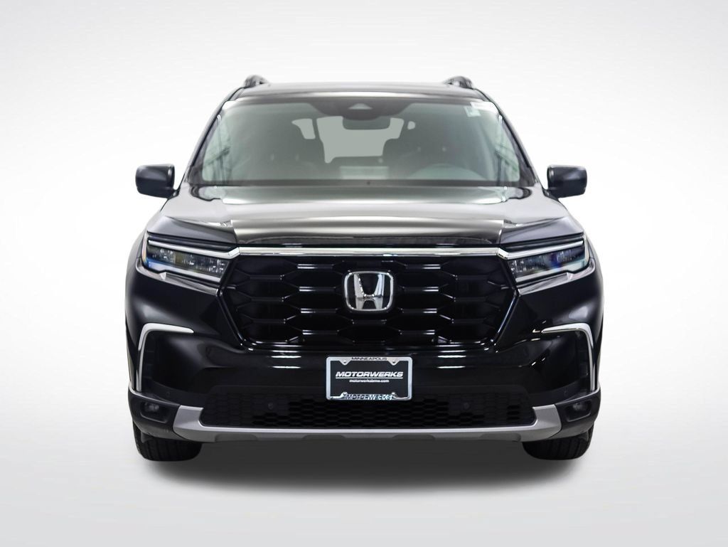 Used 2023 Honda Pilot Touring image 8