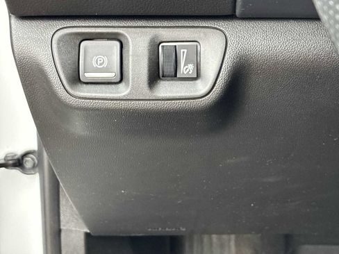 Certified 2023 GMC Acadia SLE w/ Driver Convenience Package image 17