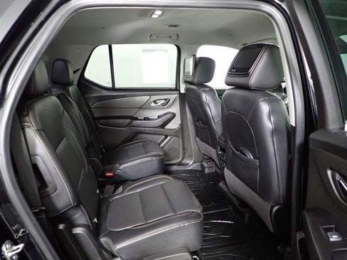 Used 2019 Chevrolet Traverse Premier w/ LPO, Blackout Package AWD/4WD image 39