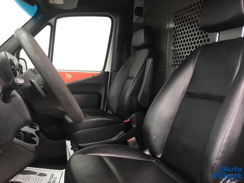 Used 2022 Mercedes-Benz Sprinter 2500 image 28