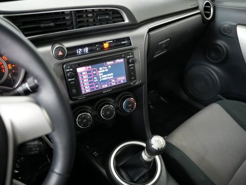 Used 2015 Scion tC image 17