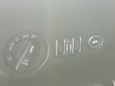 Used 2016 Dodge Challenger SXT Plus RWD image 18