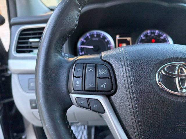 Used 2019 Toyota Highlander Plus FWD image 21