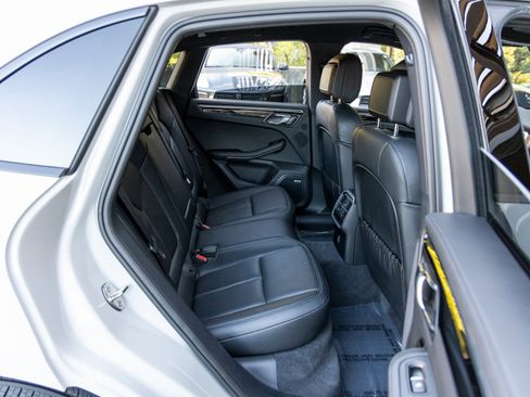 Certified 2024 Porsche Macan image 47