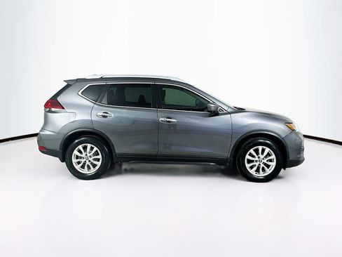 Used 2018 Nissan Rogue SV w/ Premium Package FWD image 9