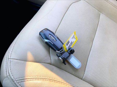 Used 2016 Ford Explorer Limited image 15