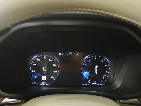 Used 2021 Volvo XC60 T5 Momentum image 20