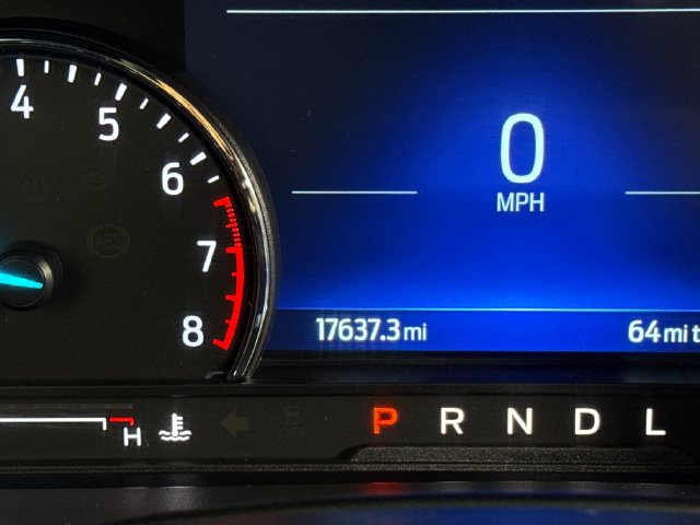 Used 2023 Ford Explorer XLT AWD/4WD image 32