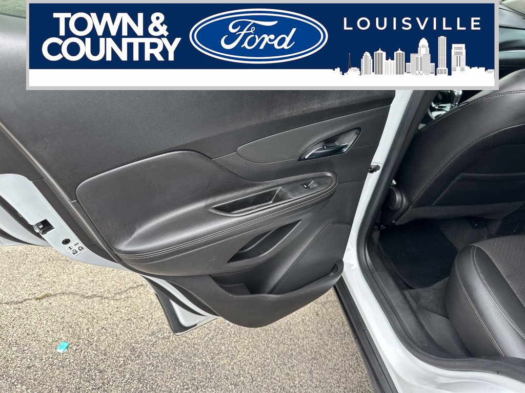 Used 2021 Buick Encore Preferred AWD/4WD image 22