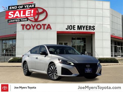 Used 2024 Nissan Altima 2.5 SV image 1