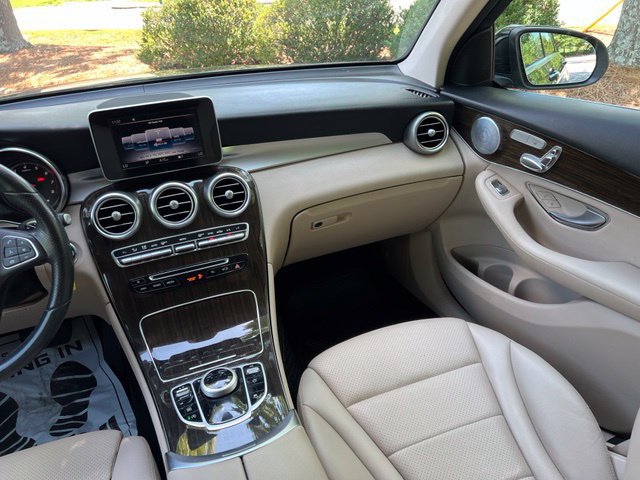 Used 2019 Mercedes-Benz GLC 300 image 26