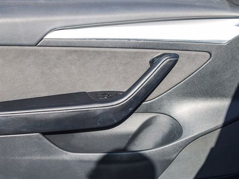 Used 2021 Tesla Model 3 Standard Range Plus image 21