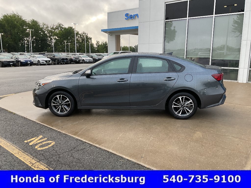 Used 2023 Kia Forte LXS w/ LXS Technology Package FWD image 3