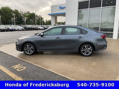 Used 2023 Kia Forte LXS w/ LXS Technology Package FWD image 3