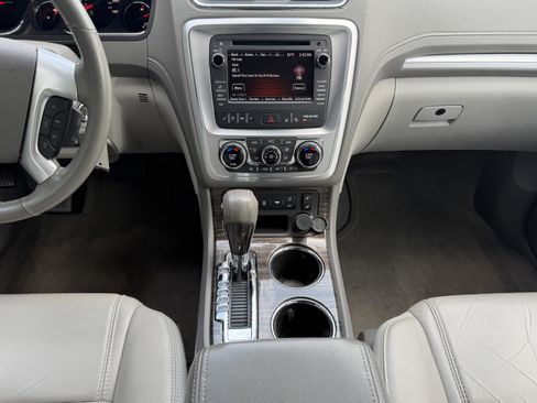 Used 2014 GMC Acadia SLT FWD image 5