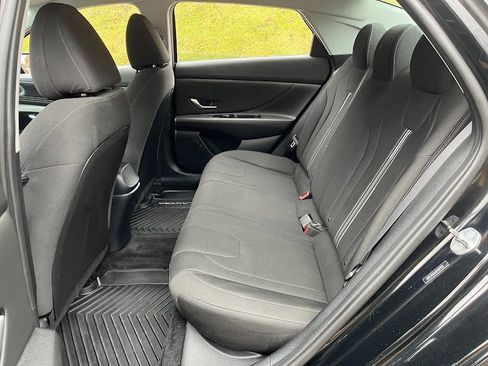 Used 2023 Hyundai Elantra SEL w/ Convenience Package image 40