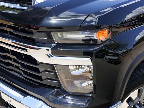 Used 2026 Chevrolet Silverado 2500 LT w/ Texas Edition AWD/4WD image 3