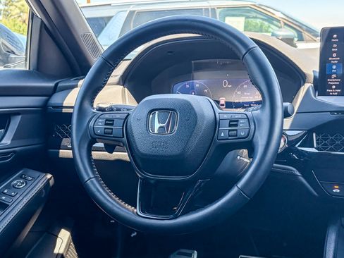 Used 2023 Honda Accord Sport image 15