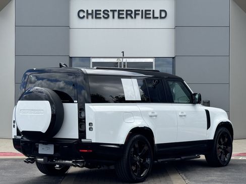 Used 2025 Land Rover Defender 130 V8 AWD/4WD image 2