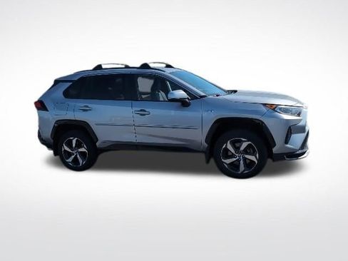 Used 2021 Toyota RAV4 SE w/ Weather & Moonroof Package AWD/4WD image 4
