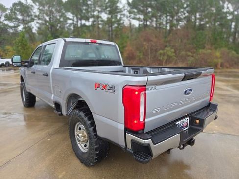 Used 2024 Ford F250 XL image 3
