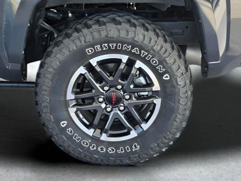 Used 2025 Toyota Tacoma TRD Sport image 13