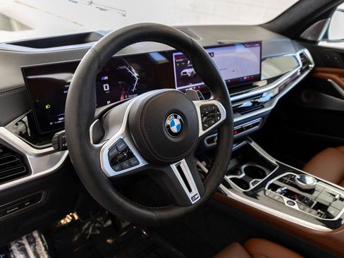 Used 2025 BMW X7 M60i image 19