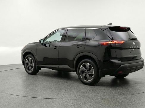 Used 2025 Nissan Rogue SV image 6