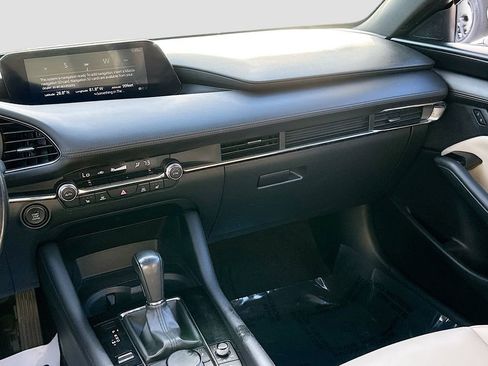 Used 2021 MAZDA MAZDA3 s image 23