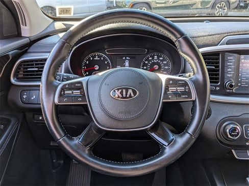 Used 2020 Kia Sorento S image 14