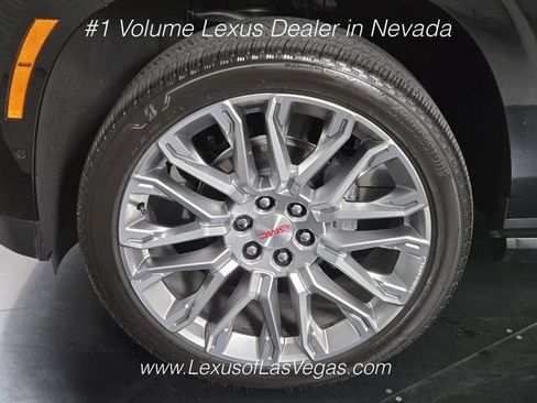 Used 2026 GMC Yukon XL Denali w/ Denali Reserve Package AWD/4WD image 12