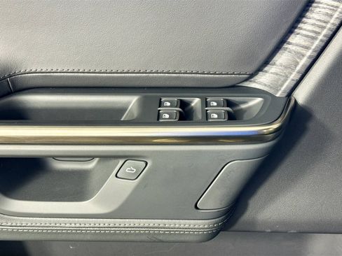 Used 2025 Rivian R1S Adventure image 22