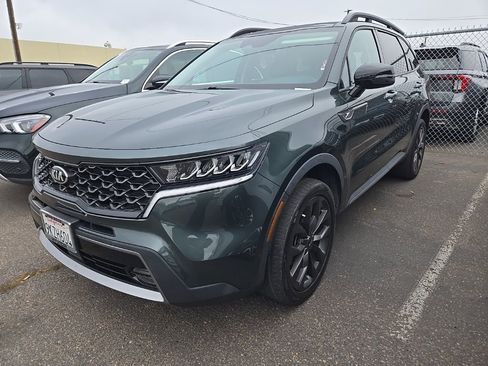 Certified 2021 Kia Sorento EX w/ EX AWD X-Line Package image 3