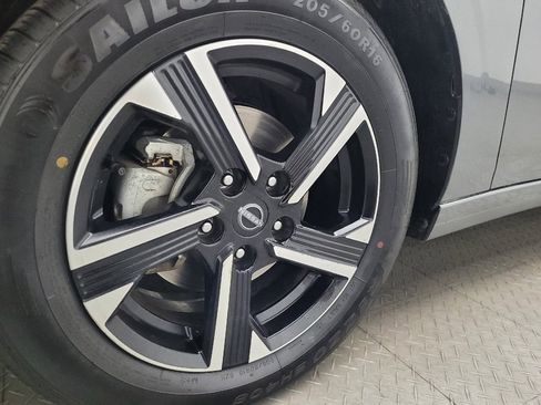 Used 2024 Nissan Sentra SV image 31