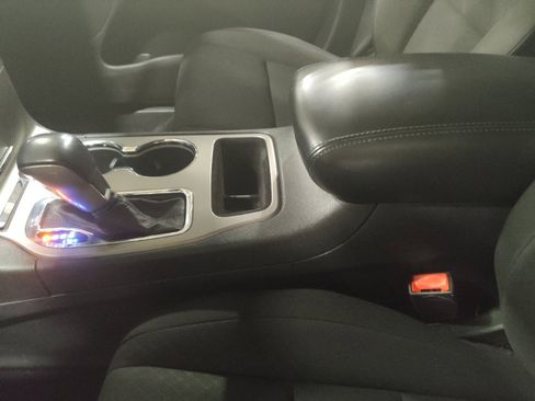 Used 2020 Jeep Grand Cherokee Laredo image 26