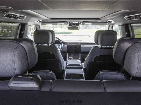 Used 2026 Land Rover Range Rover SV AWD/4WD image 35