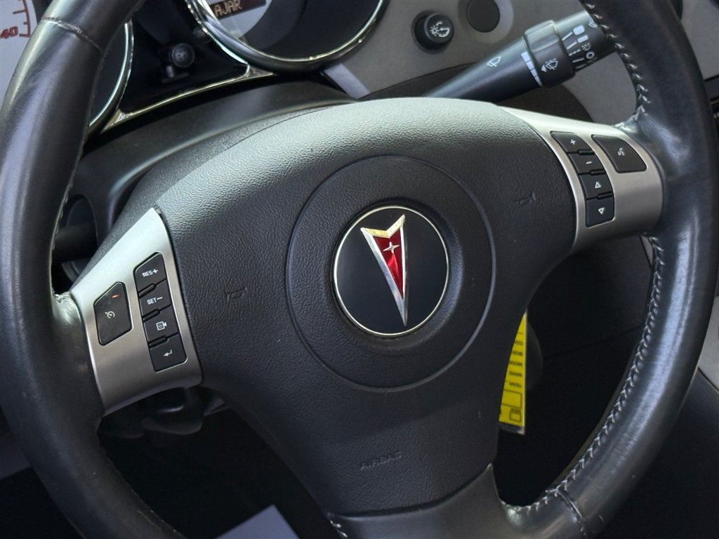 Used 2007 Pontiac Solstice Convertible w/ Premium Package RWD image 38