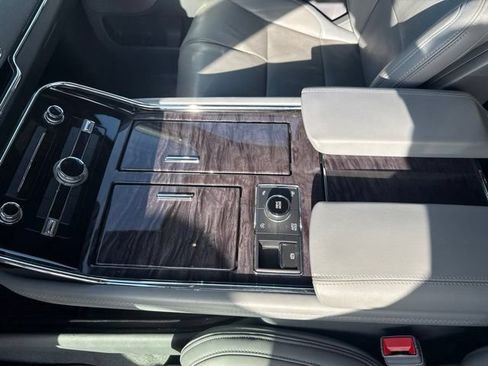 Used 2021 Lincoln Navigator L Reserve w/ Luxury Package AWD/4WD image 32