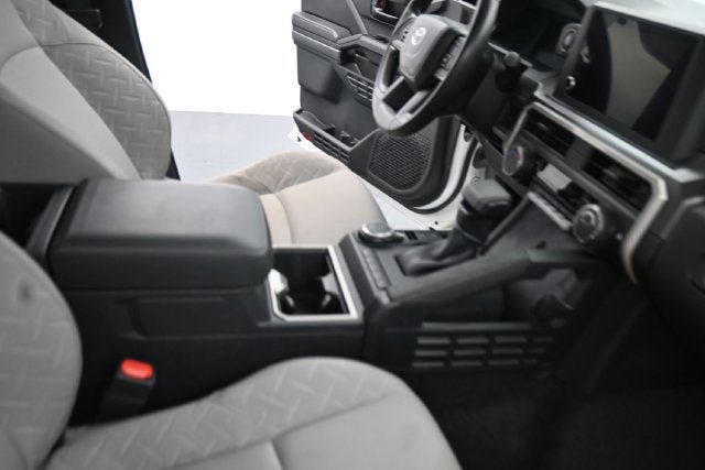 Used 2024 Toyota Tacoma SR5 AWD/4WD image 16