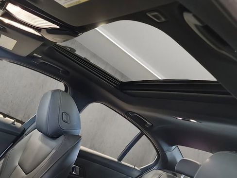 Used 2025 BMW 330i xDrive Sedan image 11