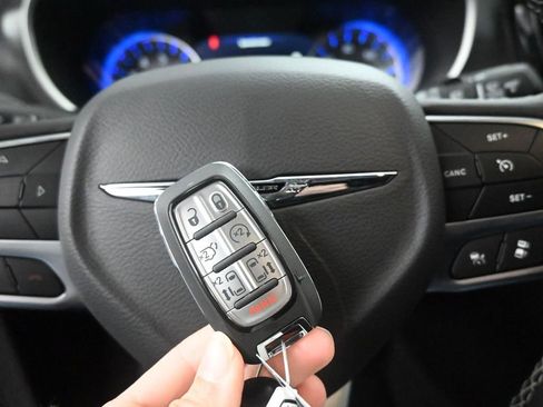 New 2026 Chrysler Pacifica Select image 27