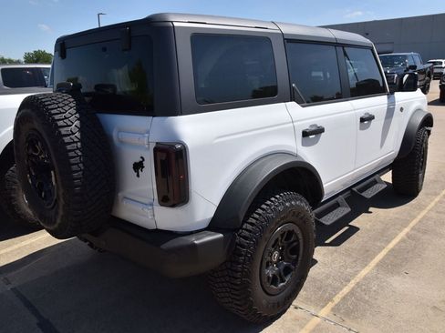 Used 2023 Ford Bronco Wildtrak image 6